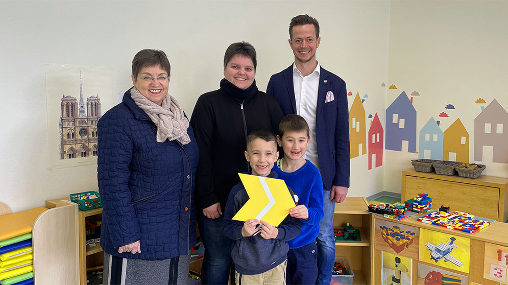 JM Wertheim visits a local kindergarten